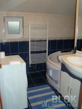 Rent, three bedroom apartment, 135m², Tološi, Podgorica - image 10