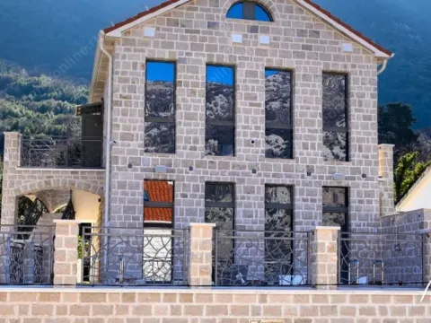 Prodaja, kuća, 382m², Stoliv, Kotor - image 8