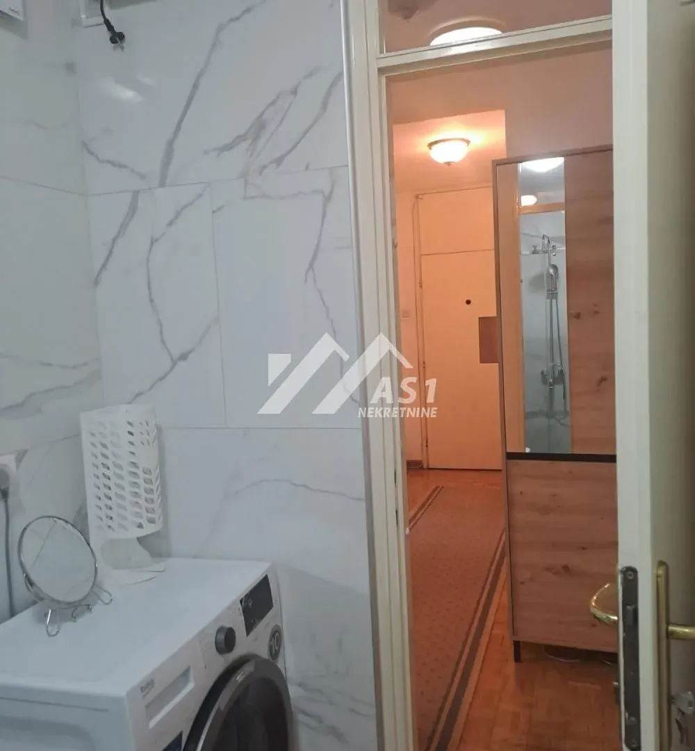 Izdavanje, dvosoban stan, 55m², Bulevar Oslobodjenja, Novi Sad Sve Podlokacije