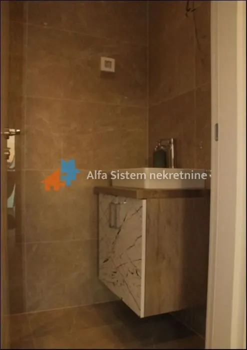 Izdavanje, dvosoban stan, 56m², Novi Beograd Blok 65, Novi Beograd Sve Podlokacije