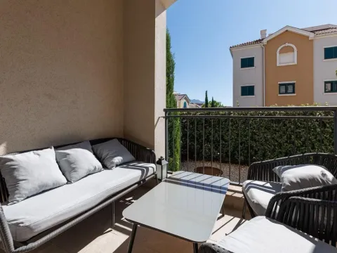 Prodaja, jednosoban stan, 73m², Luštica Bay, Tivat - image 6