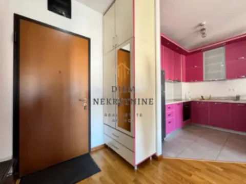 Izdavanje, jednosoban stan, 50m², City Kvart, Podgorica - image 8