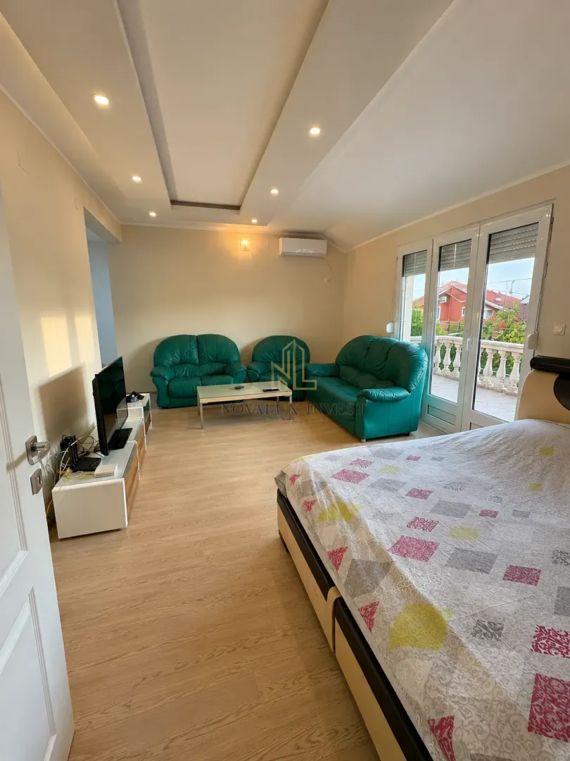 Rent, house, 350m², Zlatica, Podgorica