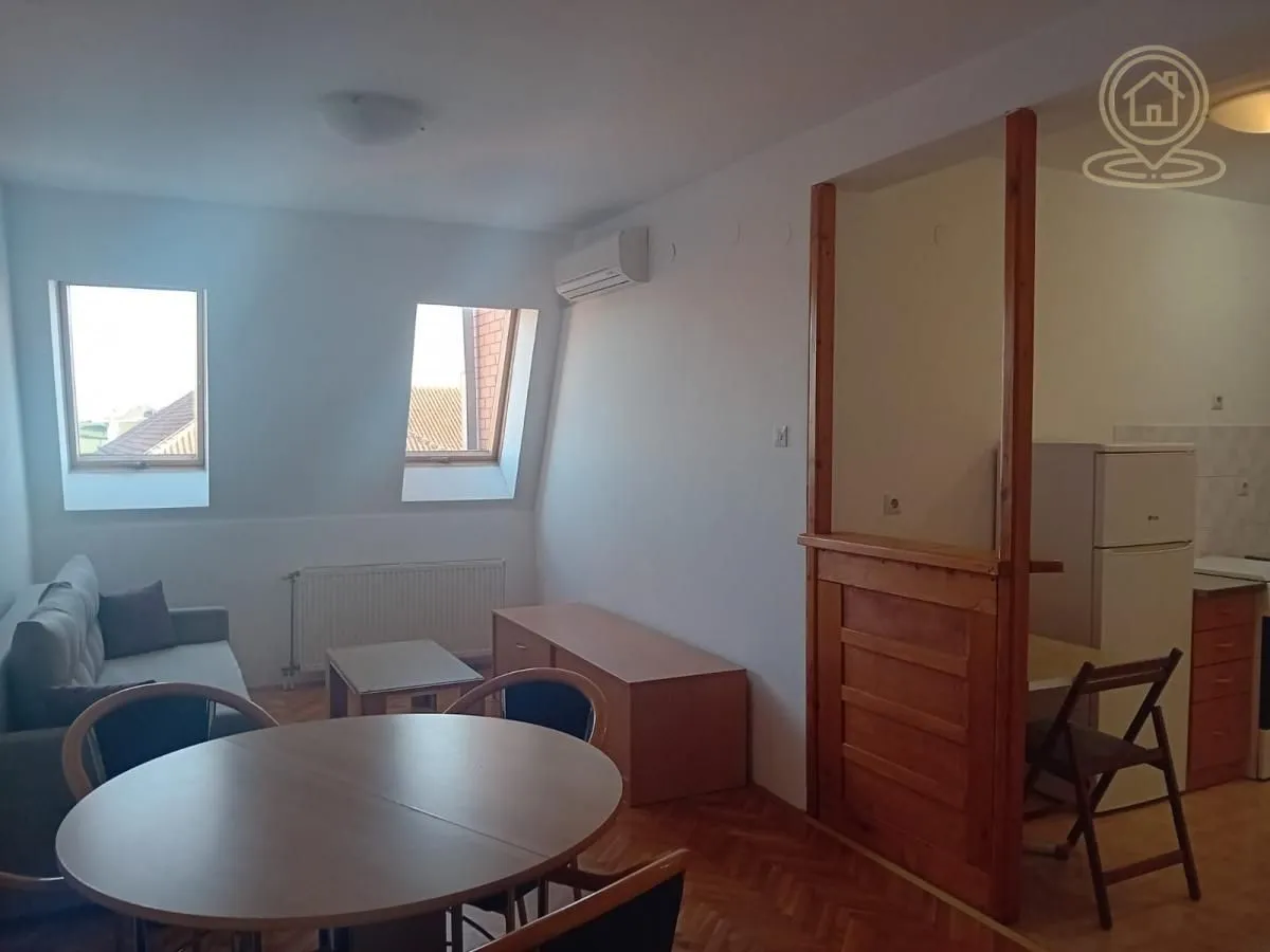 Izdavanje, dvosoban stan, 55m², Centar, Novi Sad