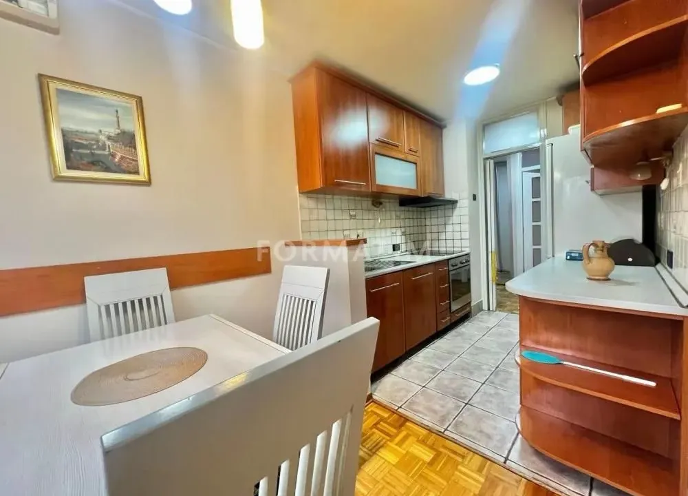 Izdavanje, trosoban stan, 82m², Lion, Zvezdara Sve Podlokacije