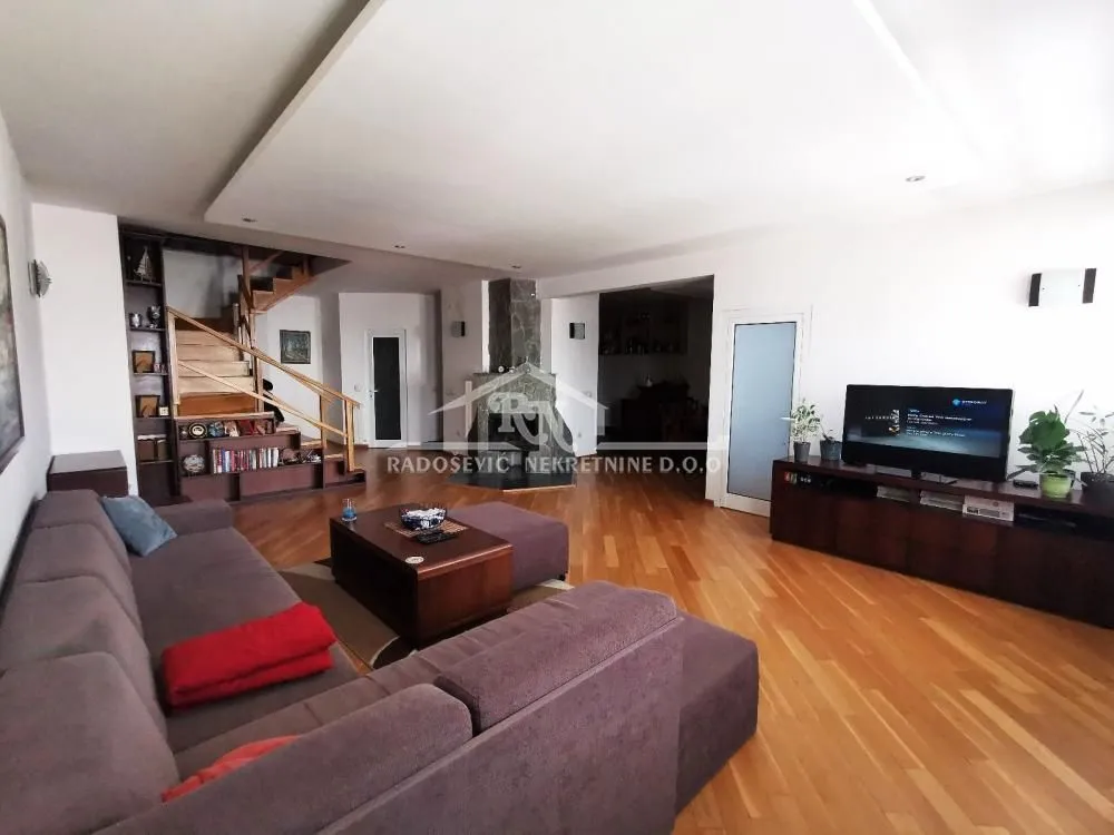 Sale, four bedroom apartment, 158m², Čukarica, Beograd