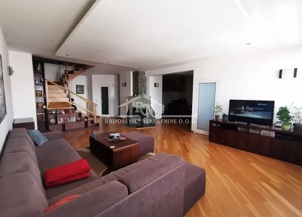 Sale, four bedroom apartment, 158m², Čukarica, Beograd