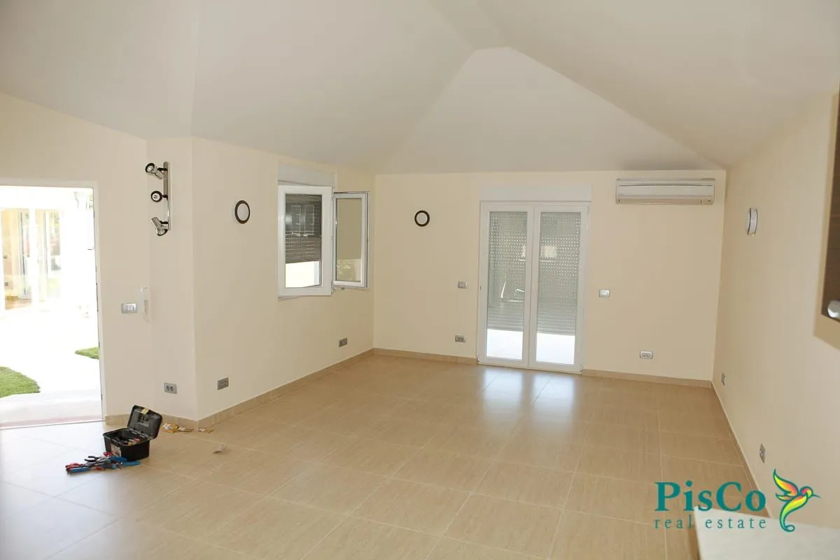 Prodaja, kuća, 254m², Donji Kokoti, Podgorica