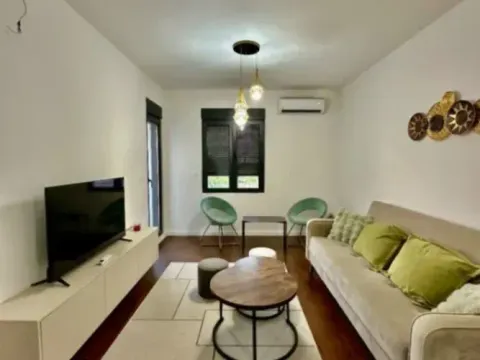 Izdavanje, jednosoban stan, 45m², City Kvart, Podgorica