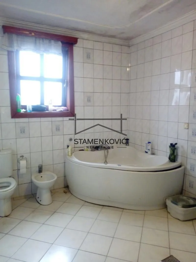 Prodaja, kuća, 300m², Veternik, Novi Sad Sve Podlokacije