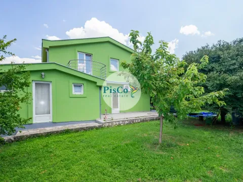 Prodaja, kuća, 200m², Zagorič, Podgorica - image 1