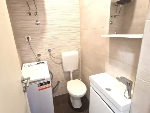 Izdavanje, trosoban stan, 88m², Centar, Tivat - image 8