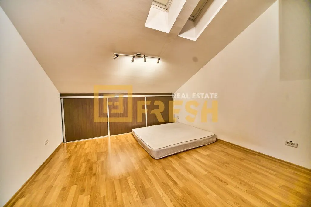 Prodaja, dvosoban stan, 122m², Tološi, Podgorica