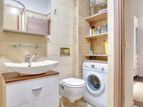 Sale, two bedroom apartment, 75m², Budva, Crna Gora - image 24