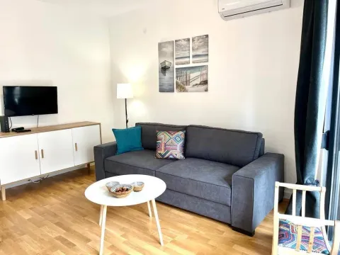 Rent, studio apartment, 38m², Seljanovo, Tivat - image 2