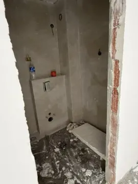 Kupatilo u fazi grubih građevinskih radova i renoviranja. - image 3