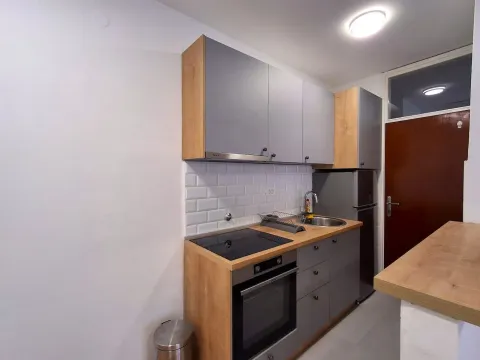 Izdavanje, dvosoban stan, 60m², Stari Aerodrom, Podgorica - image 5