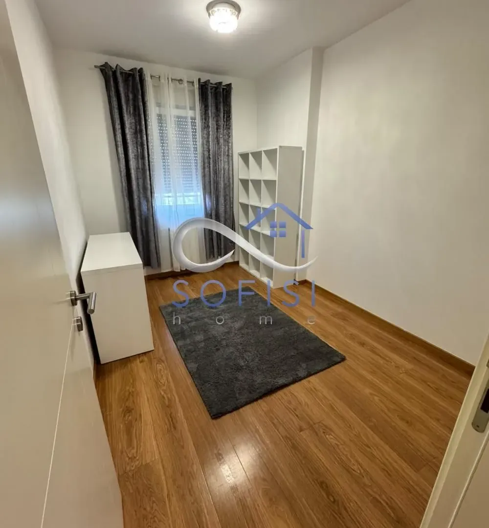 Izdavanje, trosoban stan, 75m², Socijalno, Novi Sad Sve Podlokacije