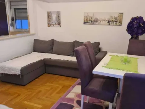 Prodaja, jednosoban stan, 45m², Stari Aerodrom, Podgorica - image 1