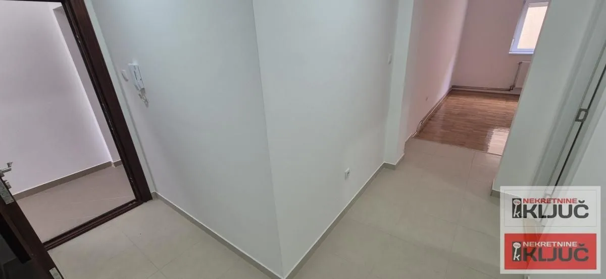 Prodaja, garsonjera, 28m², Lipov gaj, Novi Sad Sve Podlokacije