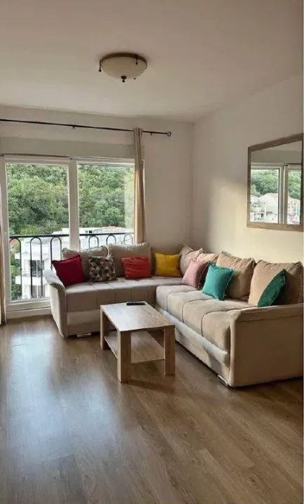Rent, one bedroom apartment, 52m², Bečići, Budva