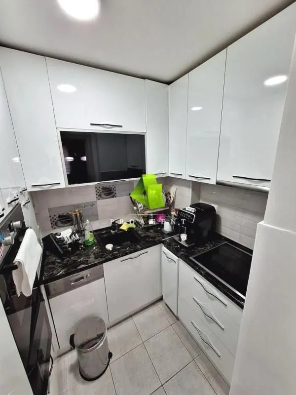 Prodaja, trosoban stan, 98m², Medijana, Niš