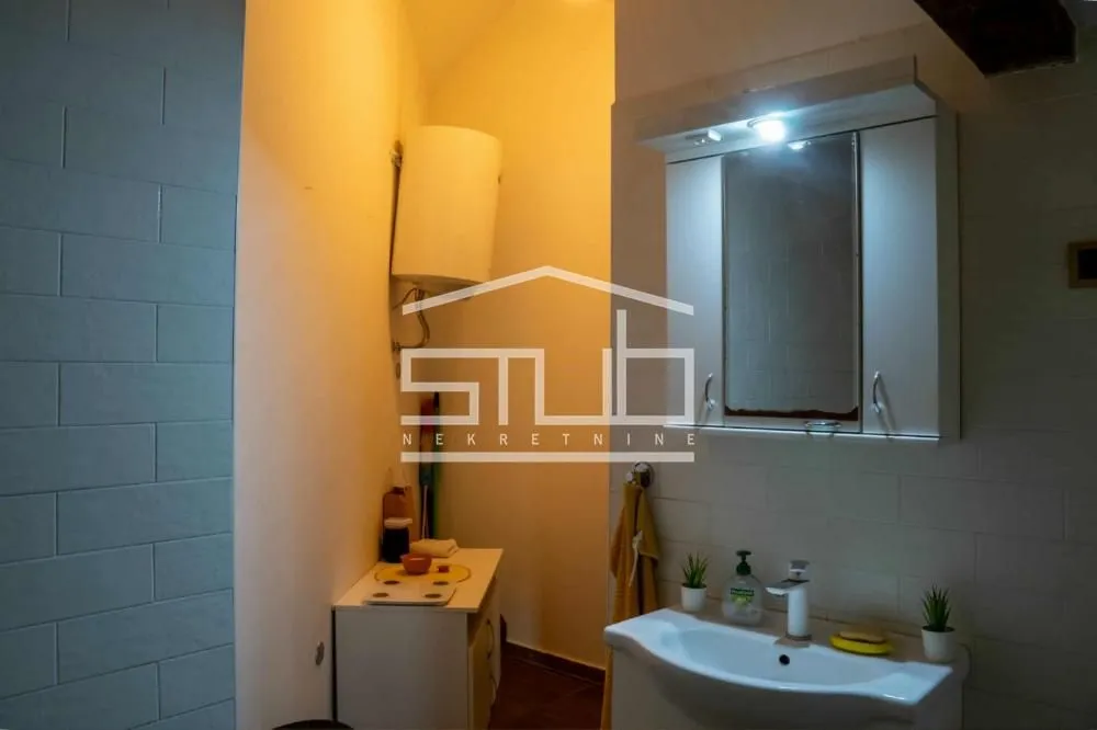 Prodaja, trosoban stan, 114m², Centar, Pančevo