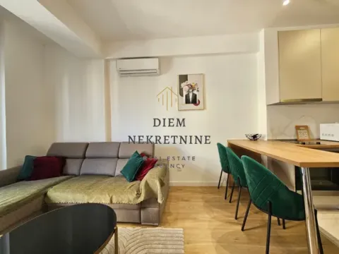Izdavanje, jednosoban stan, 43m², Centar, Bar - image 3