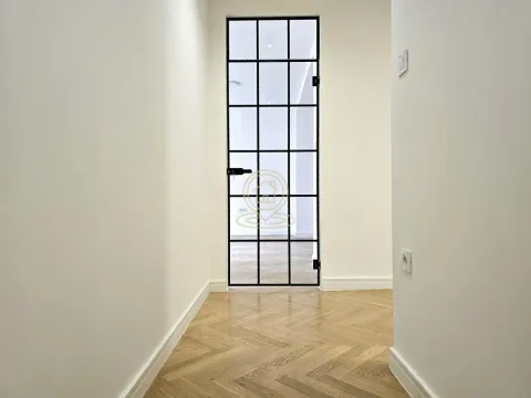 Prodaja, četvorosoban stan, 112m², Stari grad, Novi Sad - image 17
