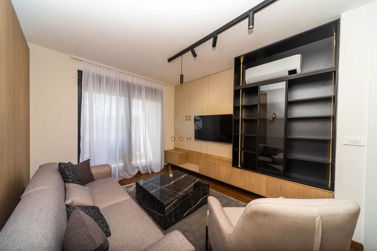 Izdavanje, jednosoban stan, 51m², Tološi, Podgorica