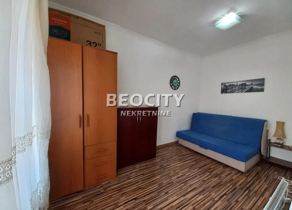 Prodaja, jednosoban stan, 30m², Centar, Novi Sad