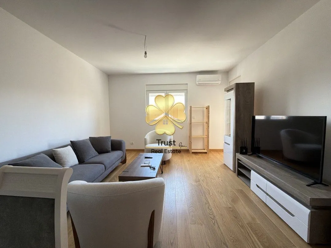 Izdavanje, dvosoban stan, 75m², City Kvart, Podgorica