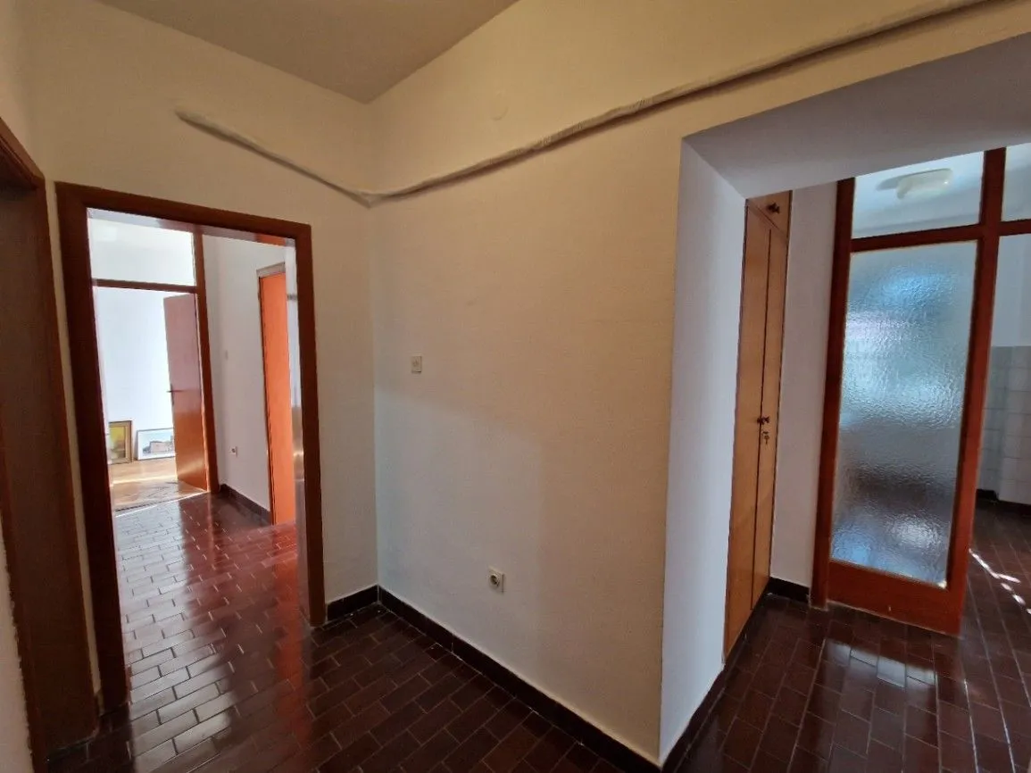 Sale, two bedroom apartment, 78m², Stari Grad Kotor, Kotor