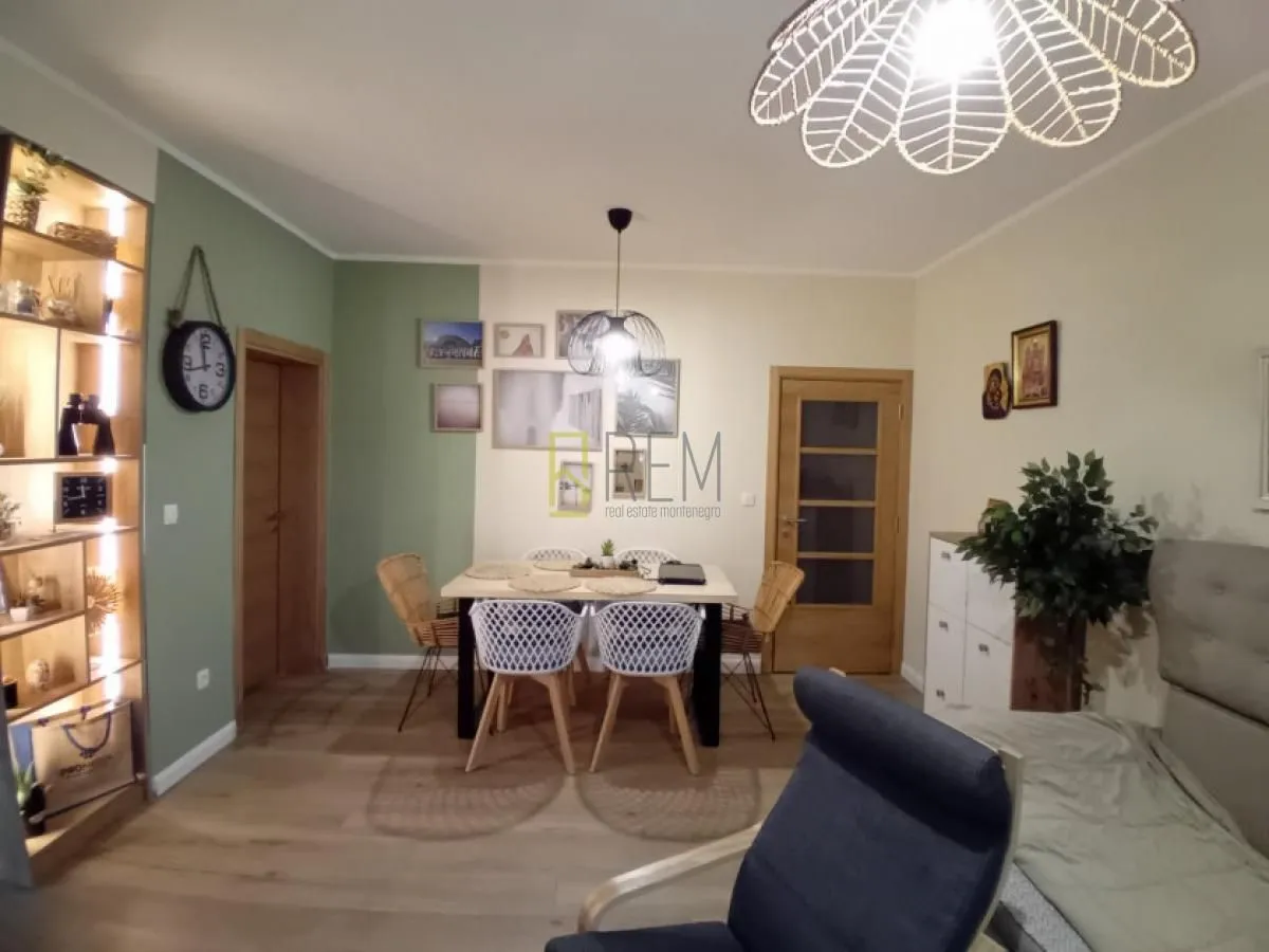 Prodaja, dvosoban stan, 70m², Herceg Novi, Crna Gora