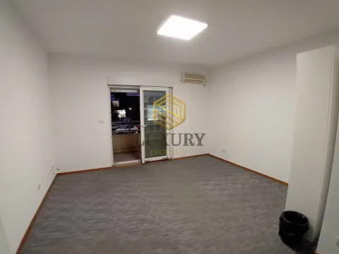 Sale, studio apartment, 30m², City Kvart, Podgorica - image 8