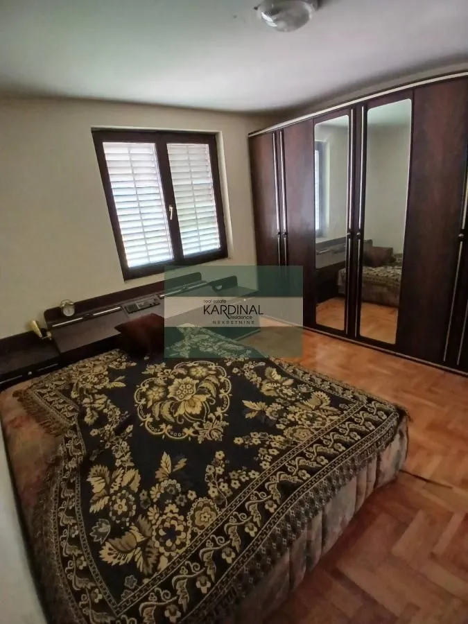 Sale, house, 536m², XI Kongres, Paraćin