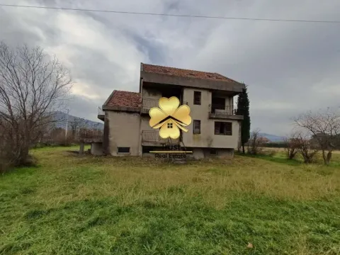 Kuća in Donji Kokoti