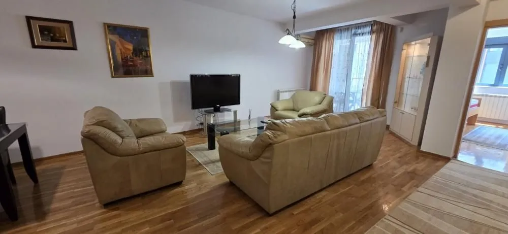 Rent, three bedroom apartment, 86m², Neimar, Vračar Sve Podlokacije