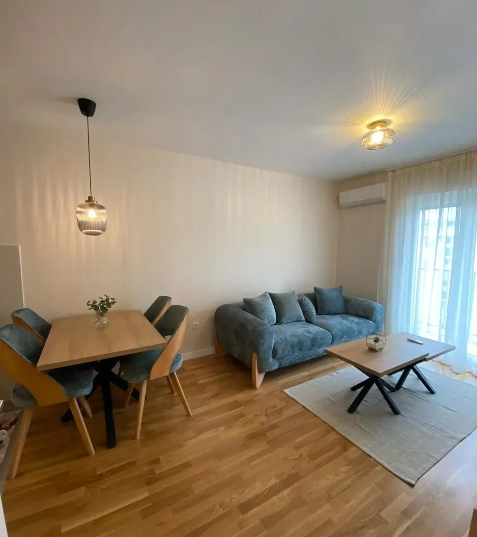 Izdavanje, jednosoban stan, 40m², Pobrežje, Podgorica