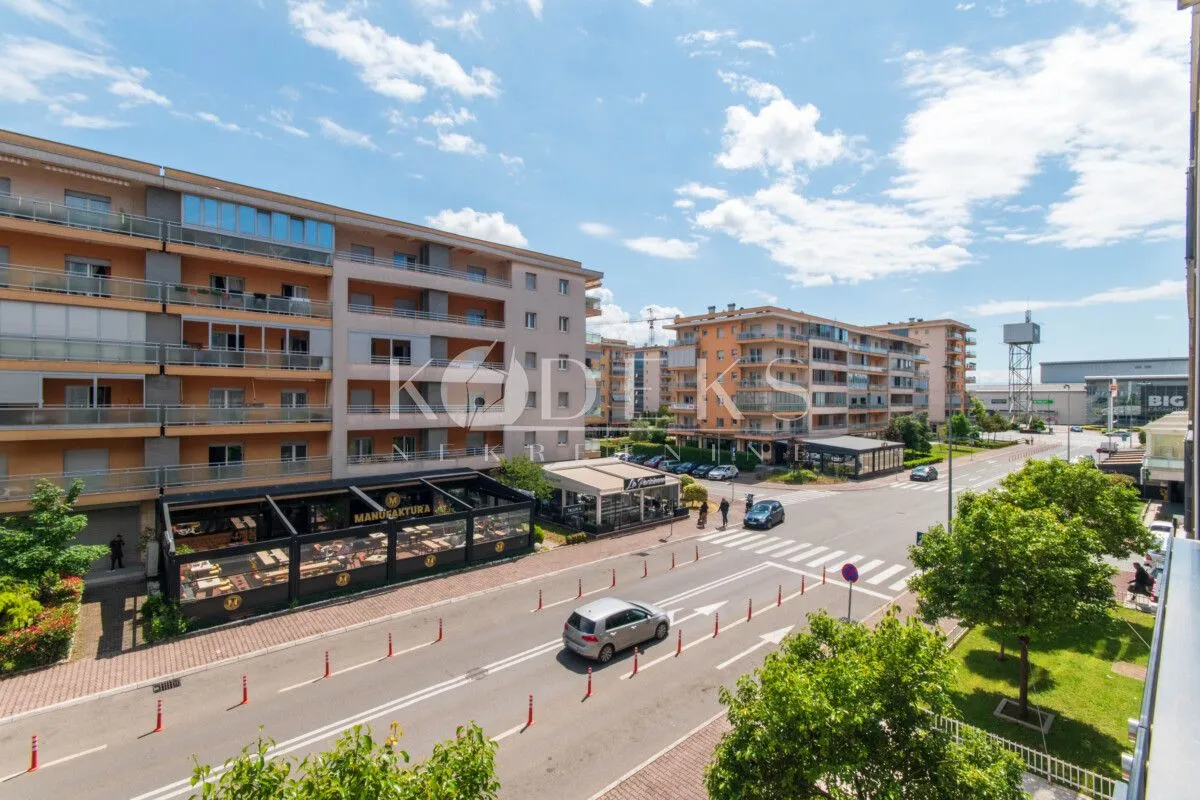 Rent, office space, 71m², City Kvart, Podgorica