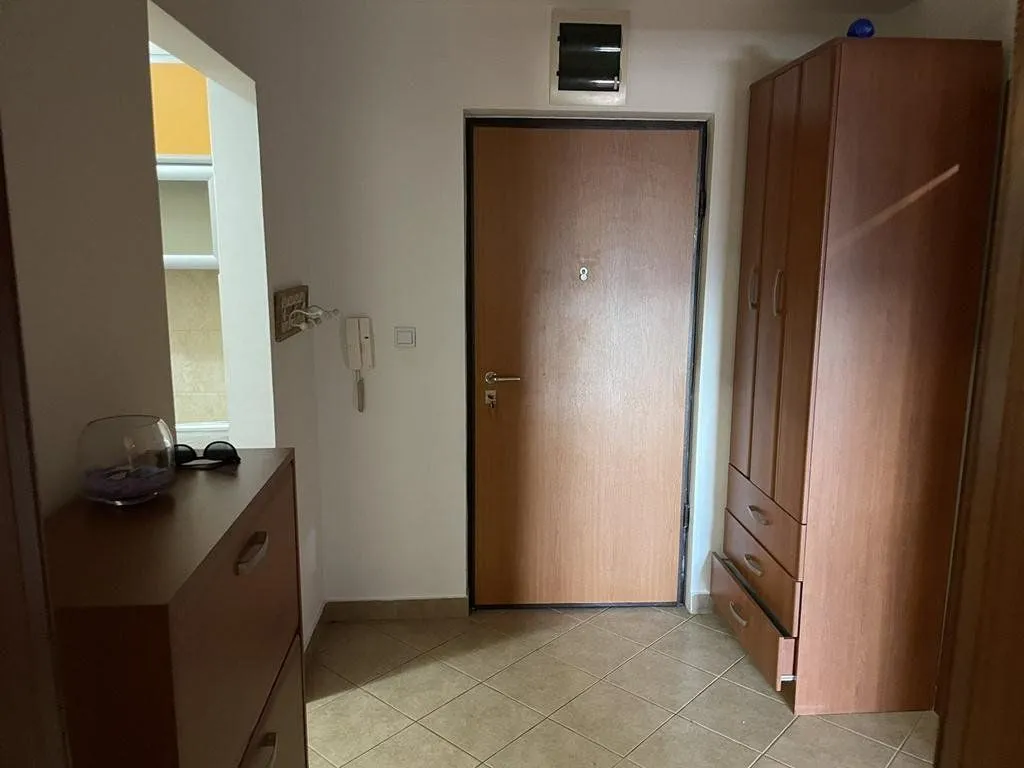 Izdavanje, jednosoban stan, 55m², Stari Aerodrom, Podgorica