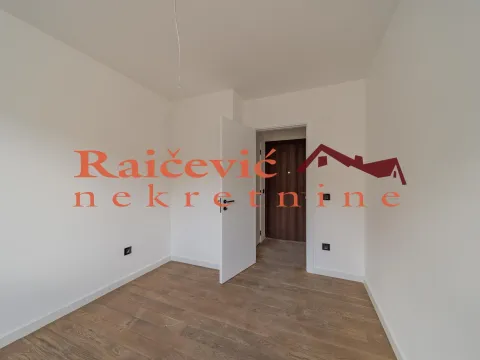Sale, four bedroom apartment, 75m², Zvezdara Sve Podlokacije, Beograd - image 12