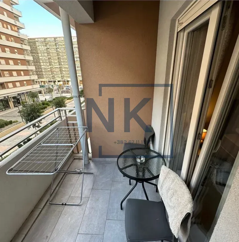 Izdavanje, jednosoban stan, 49m², Central Point, Podgorica