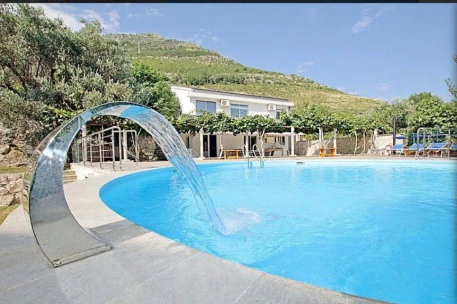 Sale, house, 180m², Reževići, Budva