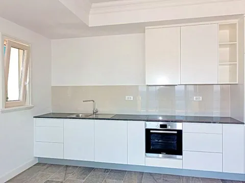 Prodaja, stan, 86m², Tivat, Crna Gora - image 9
