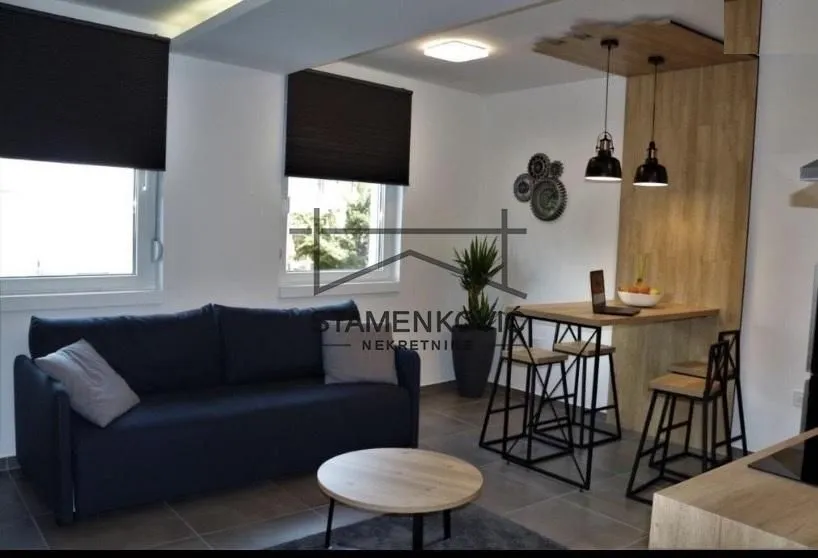 Prodaja, četvorosoban stan, 125m², Sajam, Novi Sad Sve Podlokacije