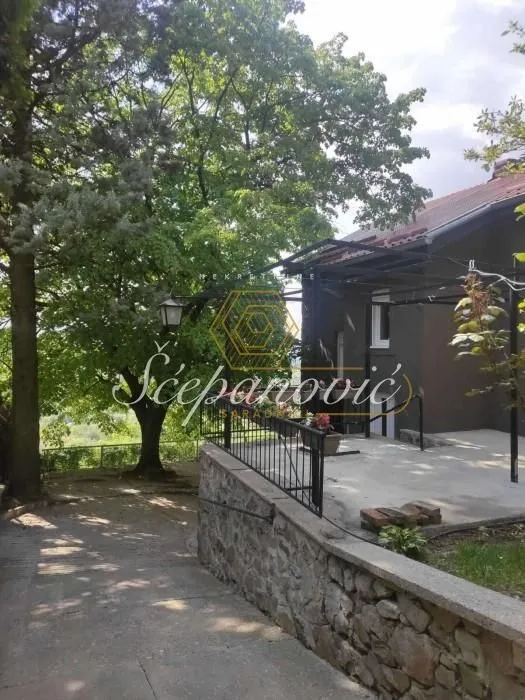 Prodaja, kuća, 280m², Sremska Kamenica, Petrovaradin