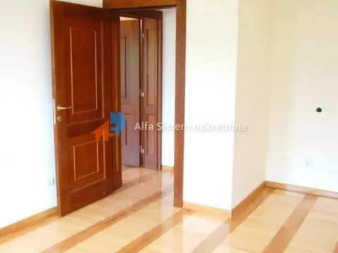 Rent, apartment, 250m², Savski Venac, Beograd - image 16