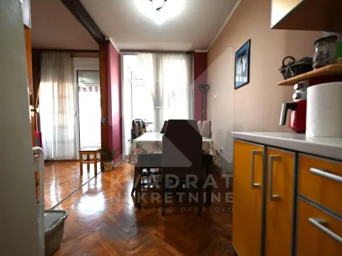 Prodaja, dvosoban stan, 70m², Stari Aerodrom, Podgorica - image 4
