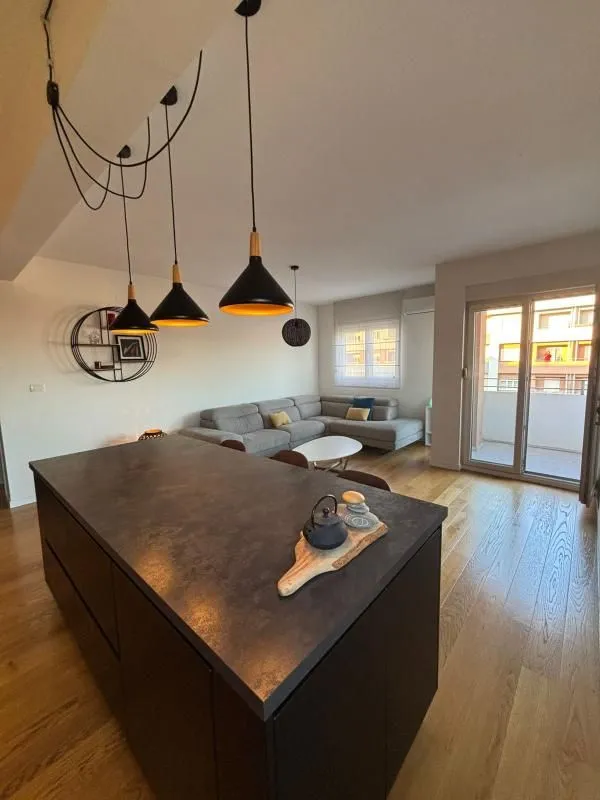 Prodaja, dvosoban stan, 70m², Central Point, Podgorica